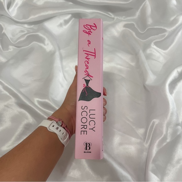 BY A THREAD by LUCY SCORE - Picture 3 of 3